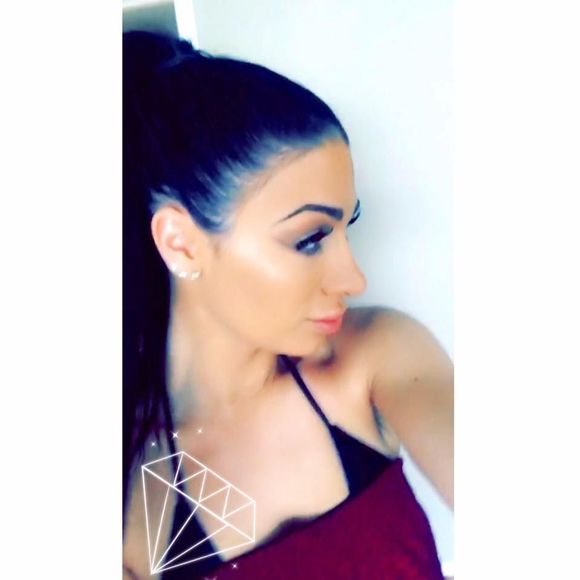 Meet your Posher, Jessica - Picture 1 of 1